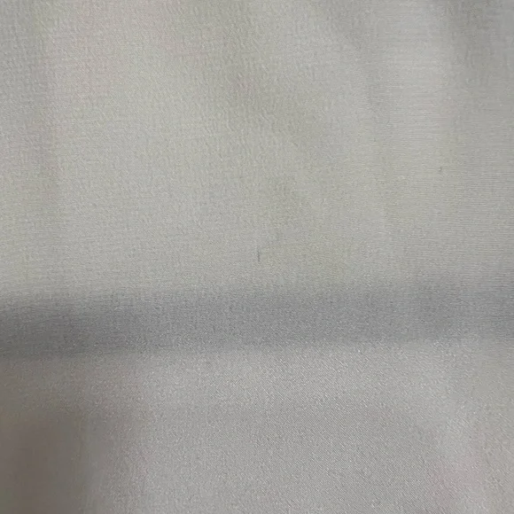 Vince Cream 100% Silk Top with Blue Trim Size Small - Boxy Fit - Picture 11 of 12